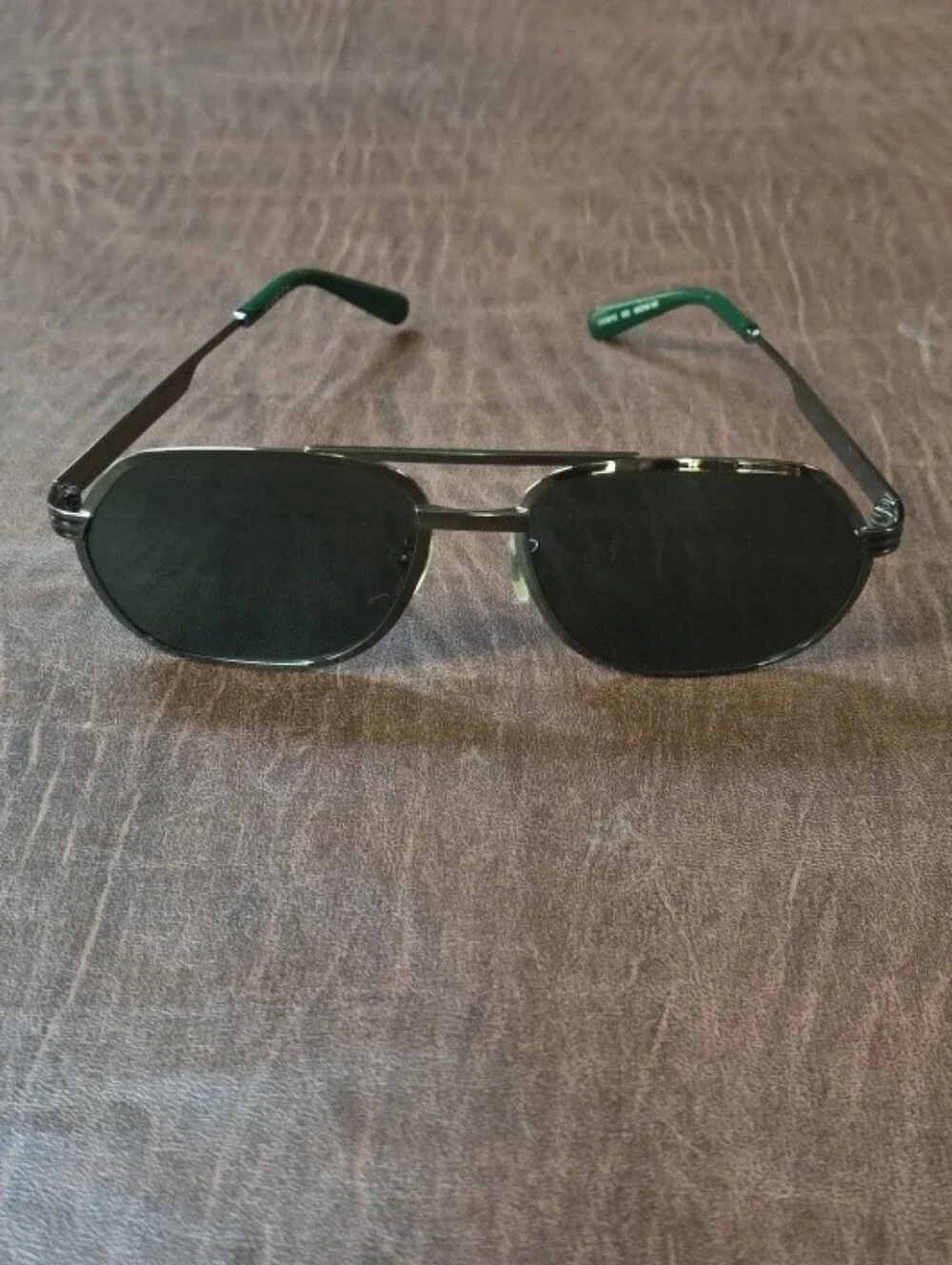 Vtg Gucci Classic Rectangular Black & Gold Metal Sunglasses Green Lenses Unworn